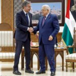 Politicians shaking hand
